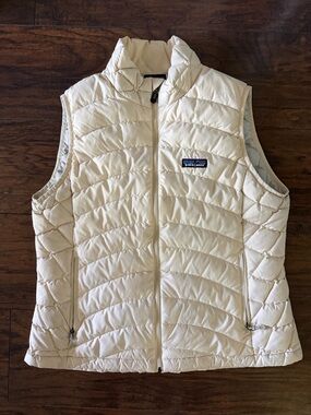 Patagonia Women's Cream Quilted Puffer Vest
